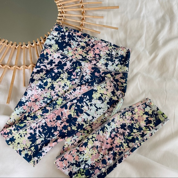 Fabletics Floral Workout Set - Picture 7 of 8